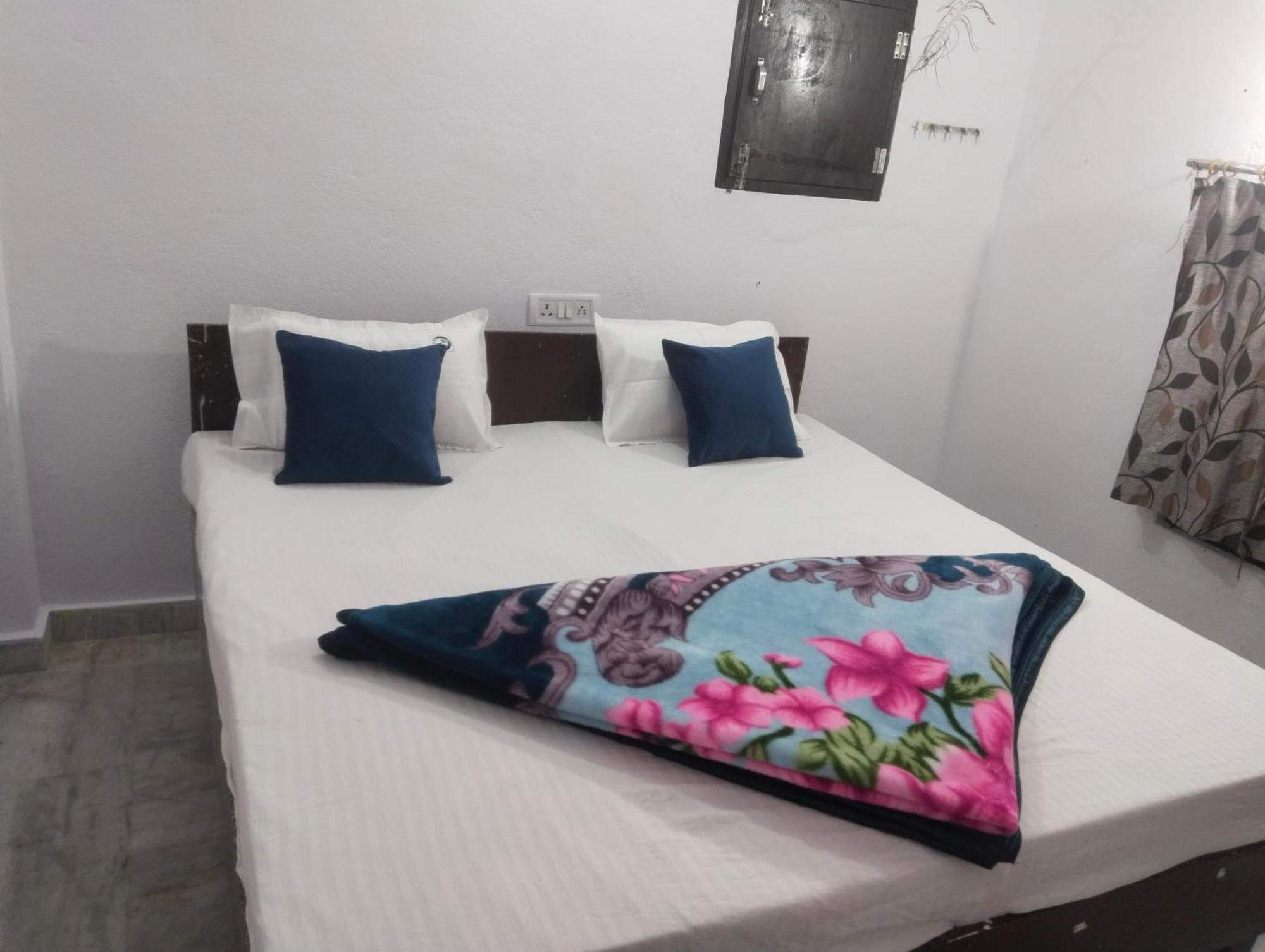 Rohit Paying Guest House Assi Ghat Varanasi Exterior photo